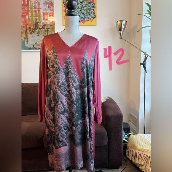 🌲Nice Things🌲- Alpine Valley Digital Print Dress / Merlot - Picture 7 of 13